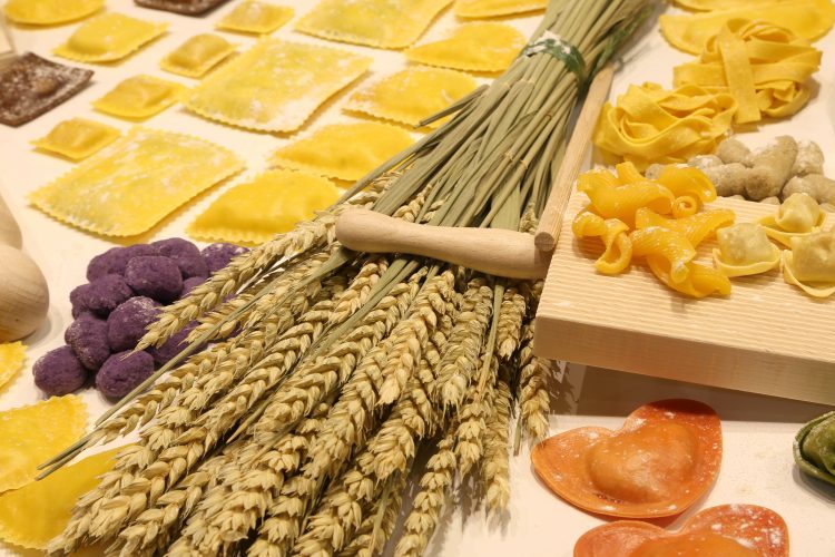 examples of gluten, such as pasta and wheat