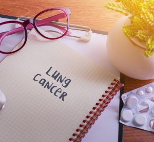 Notepad with "lung cancer" written on